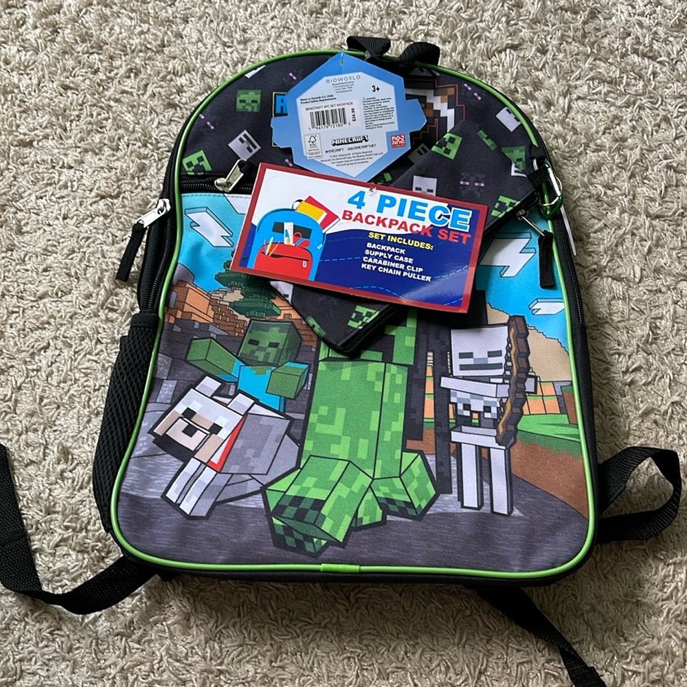 NWT Bioworld Black/Green/Gray Minecraft 4 piece Backpack Set - Picture 1 of 7